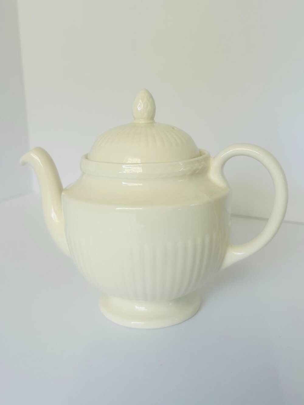 Wedgwood Edme - 2 Cup Mini Teapot & Lid, 5 1/2”